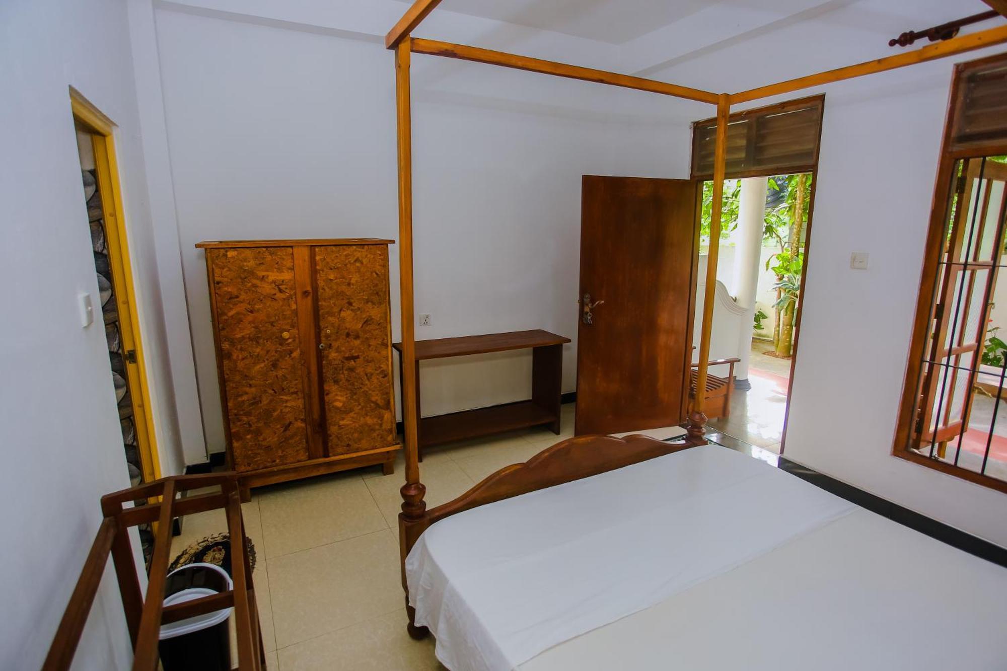 Bed and Breakfast Little Angels Mirissa Exterior foto