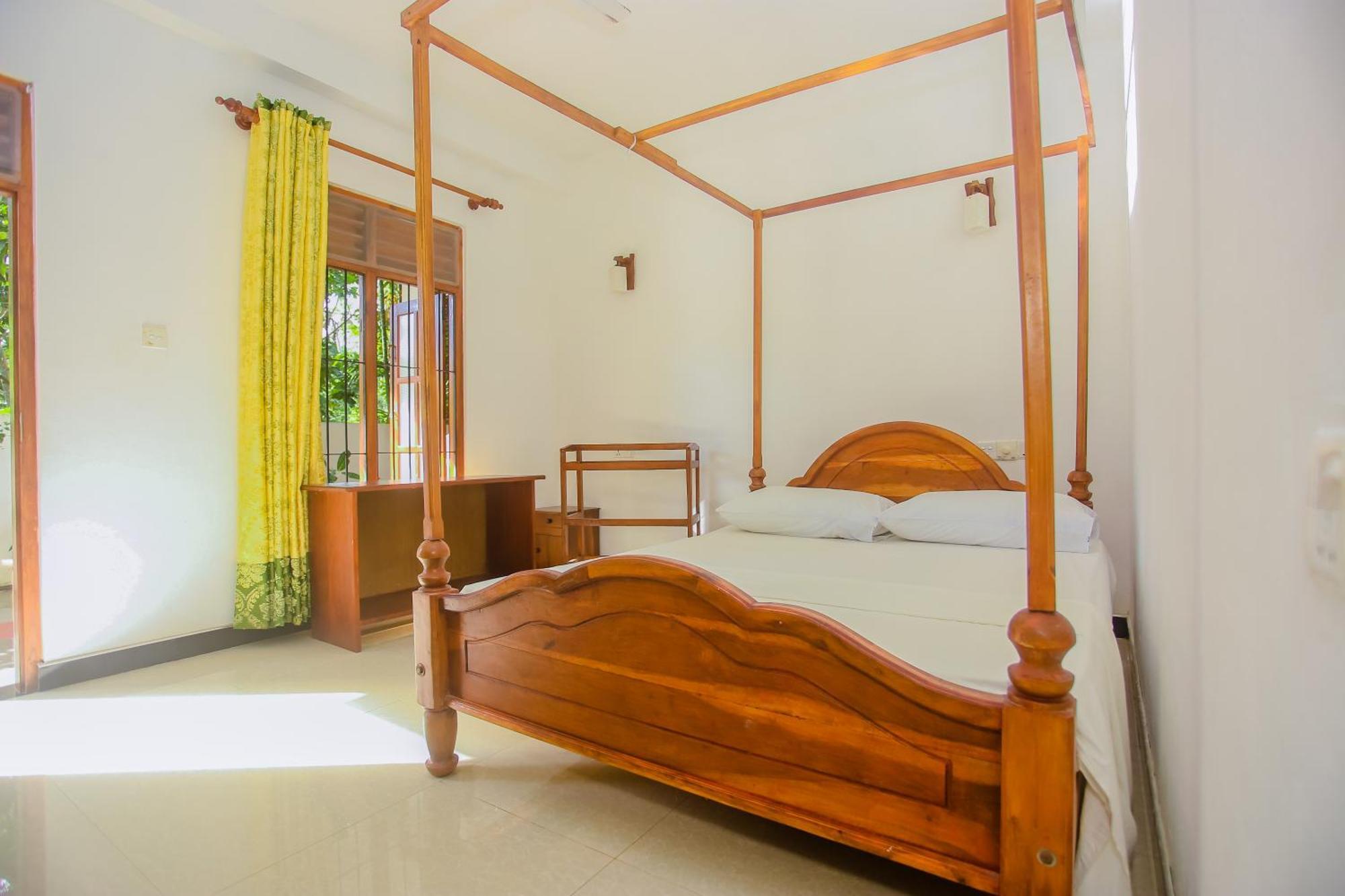Bed and Breakfast Little Angels Mirissa Exterior foto