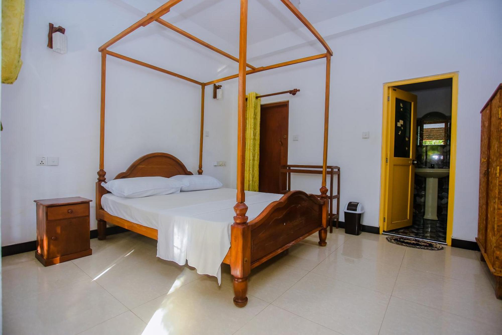 Bed and Breakfast Little Angels Mirissa Exterior foto
