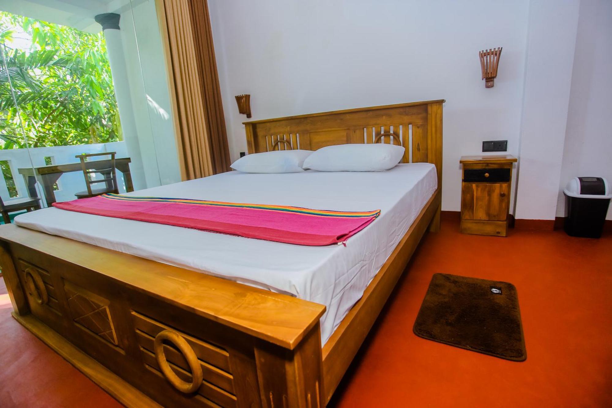 Bed and Breakfast Little Angels Mirissa Exterior foto