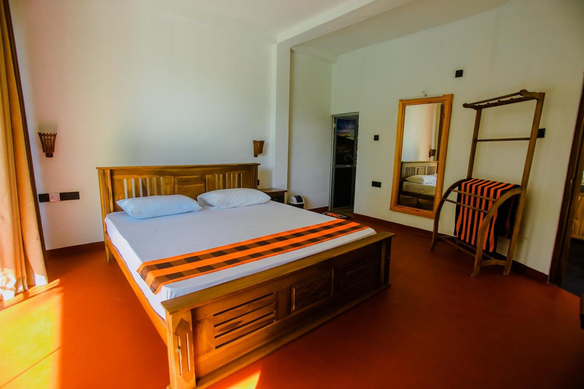 Bed and Breakfast Little Angels Mirissa Exterior foto