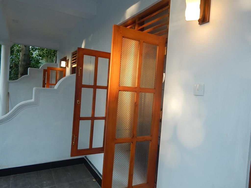 Bed and Breakfast Little Angels Mirissa Habitación foto