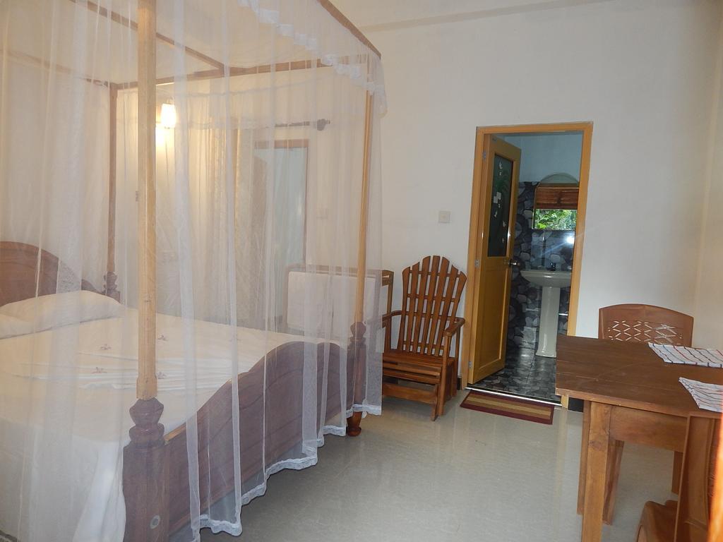 Bed and Breakfast Little Angels Mirissa Habitación foto